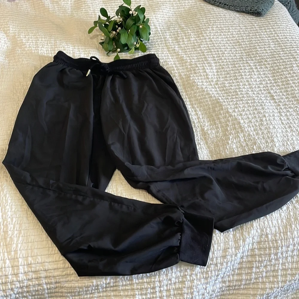 Urban Outfitters Joggers - Picture 1 of 2